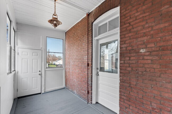 Building Photo - 612 Holly Hills Ave