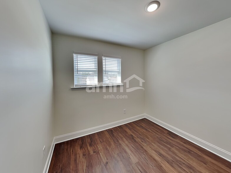 Building Photo - 3760 Blackshear Pl