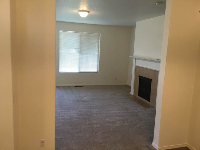 Building Photo - 3 Bedroom house in Bethel-Danebo Area