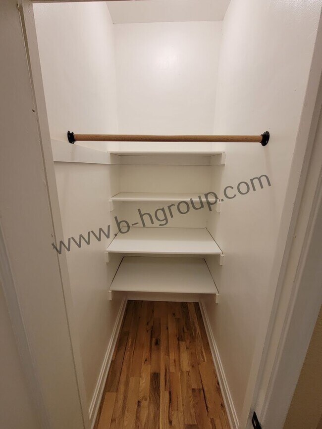 Building Photo - 5714 7th Ave