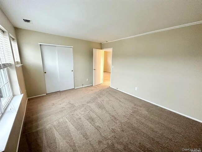 Building Photo - 23 Broadlawn Dr
