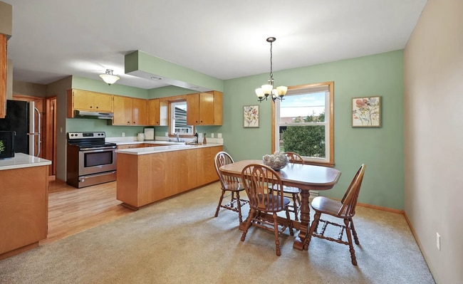 Building Photo - 2912 Tucson Dr