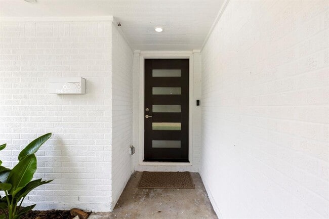 Building Photo - 6306 Pineshade Ln