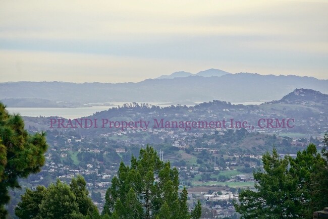 Building Photo - Mt. Tam View Home with Hardwood Floors and...