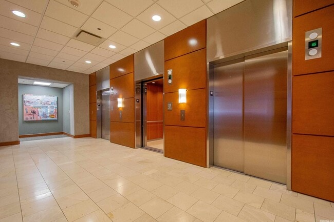 Building Photo - 315 Rock St