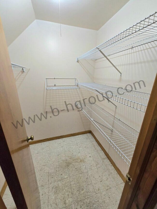 Building Photo - 5412 41st Ave