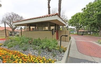 Building Photo - 1500 Upland Hills Dr S