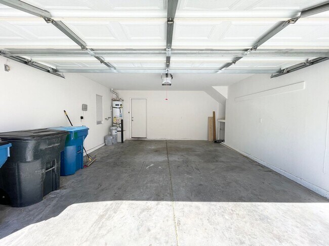 Building Photo - GATED COMMUNITY WITH POOL! Brand New Carpe...