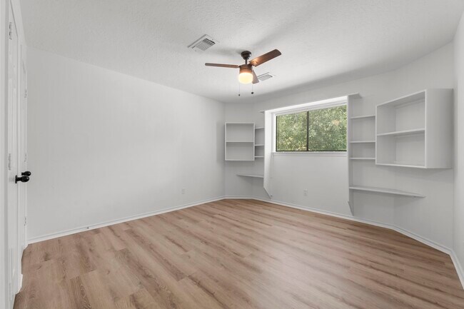 Building Photo - 14 Cascade Springs Pl