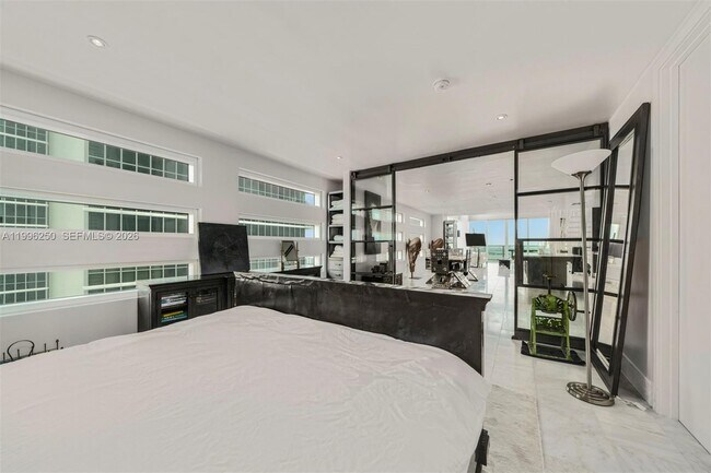 Building Photo - 1040 Biscayne Blvd