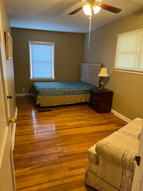 Building Photo - 2422 Jackson Ave