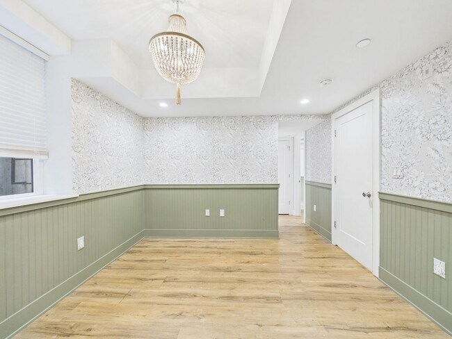Building Photo - 212 Bainbridge St