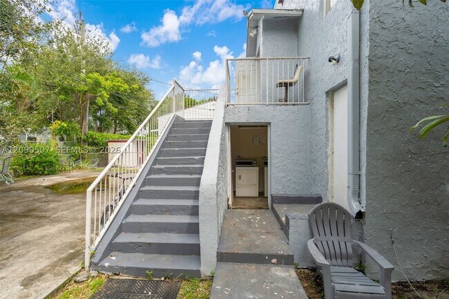 Building Photo - 285 NW 44th St