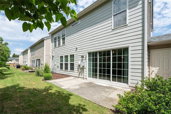 Building Photo - 331 Balaban Cir