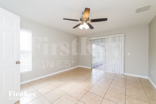 Building Photo - 612 Camel Ln