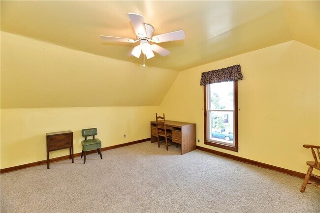 Building Photo - 2415 S A St