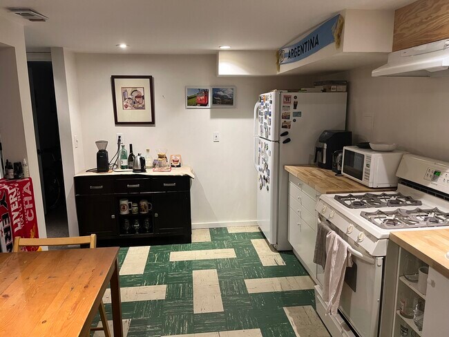 Kitchen - 6159 SE Steele St