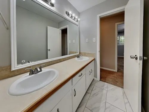 Building Photo - 2815 Rainbow Forest Dr