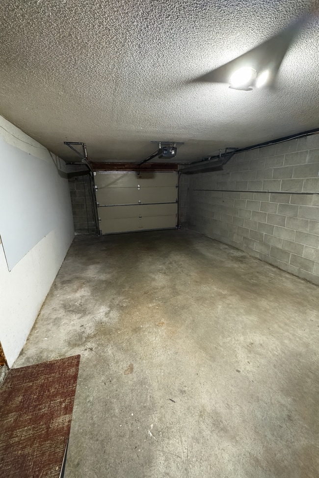 Building Photo - Single Family Home For Lease in Nabnasset in the heart of Westford, MA.