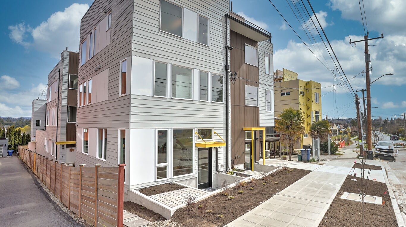 Building Photo - 7544 43rd Ave S