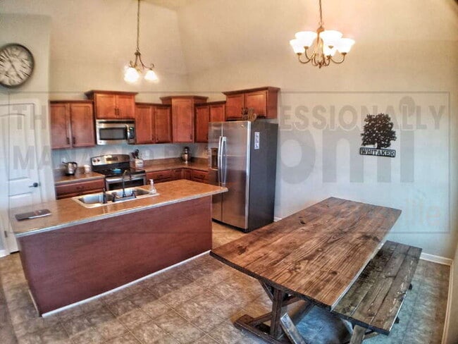 Building Photo - 717 Sleek Fox Dr