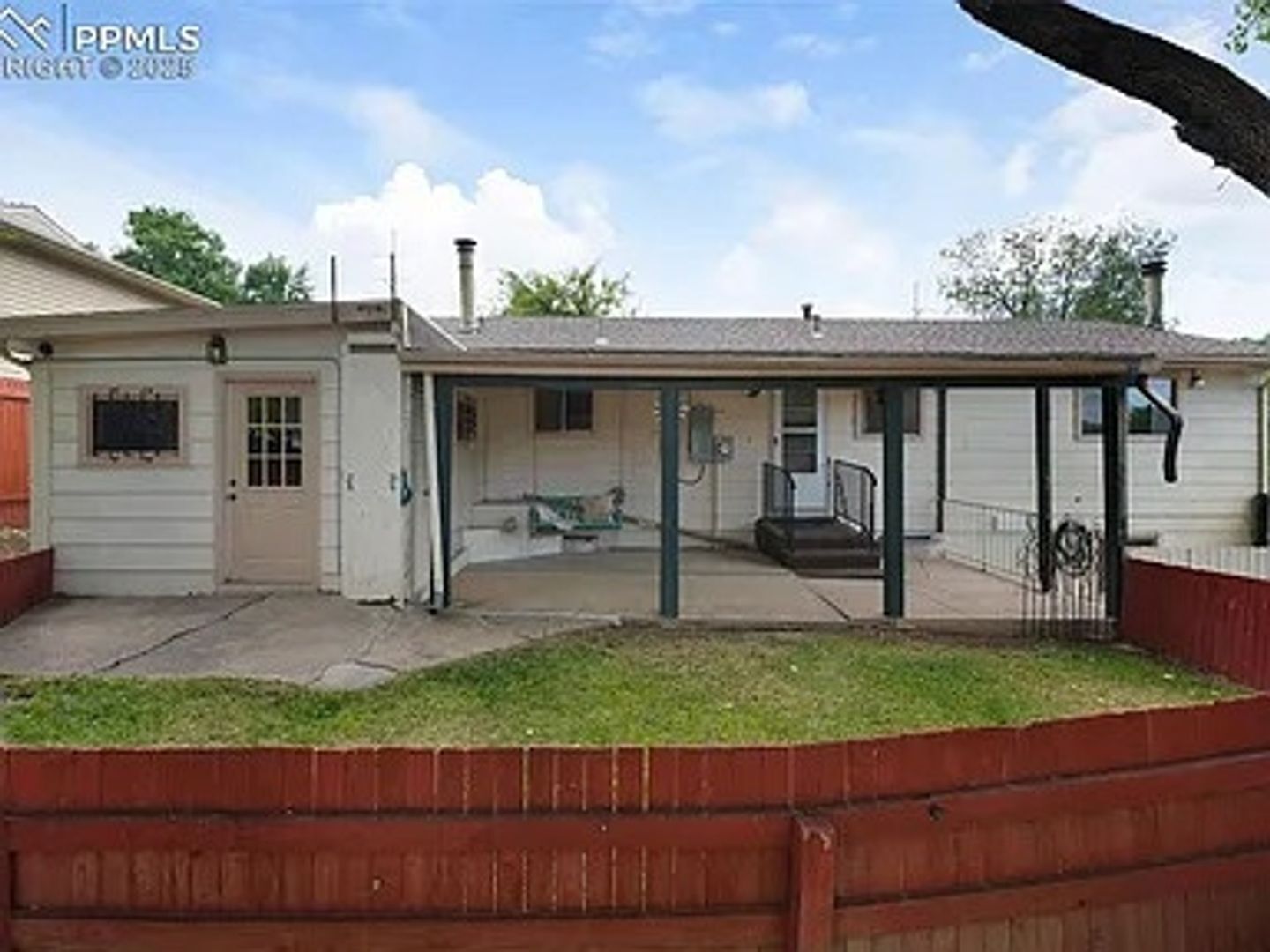 Building Photo - 2509 Royalty Ct
