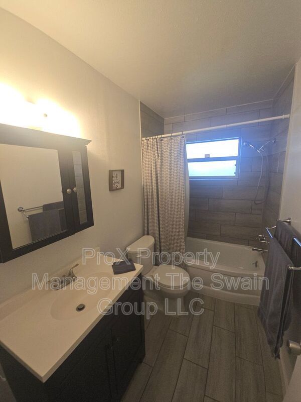 Building Photo - 1707 Staunton Ave