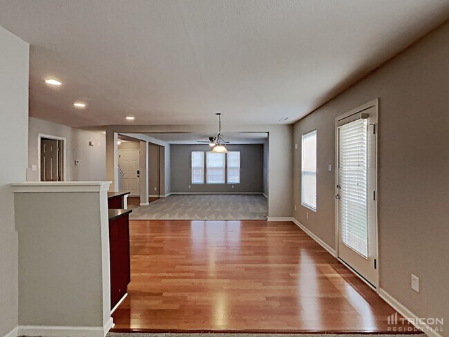 Building Photo - 815 Skywatch Ln