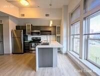 Building Photo - 306 E 12th St