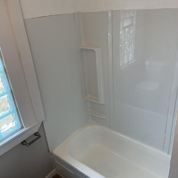 Building Photo - 4031 W Fairmount Ave