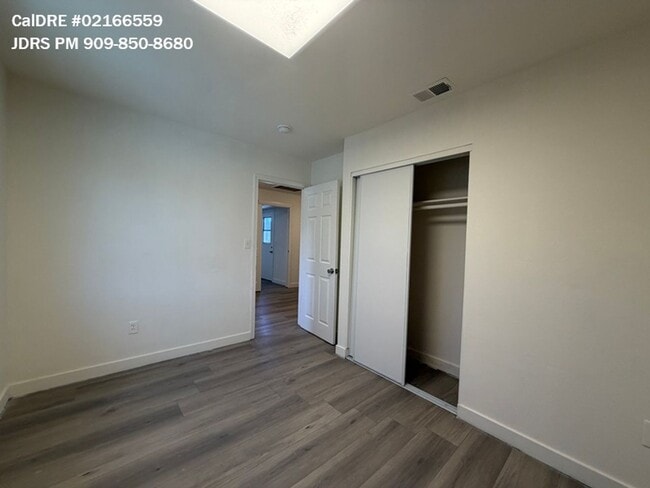 Building Photo - La Puente 7 Bedroom Home