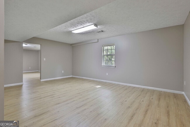 Building Photo - 45 Wildflower Cir