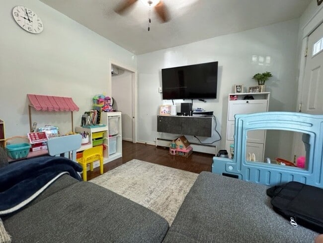 Building Photo - Stunning 2-Bedroom Townhome in West Cheste...