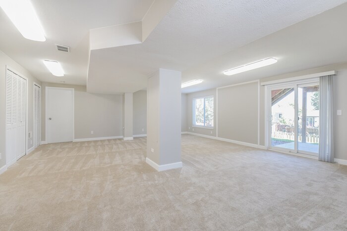 Building Photo - 4230 S Biscay Cir