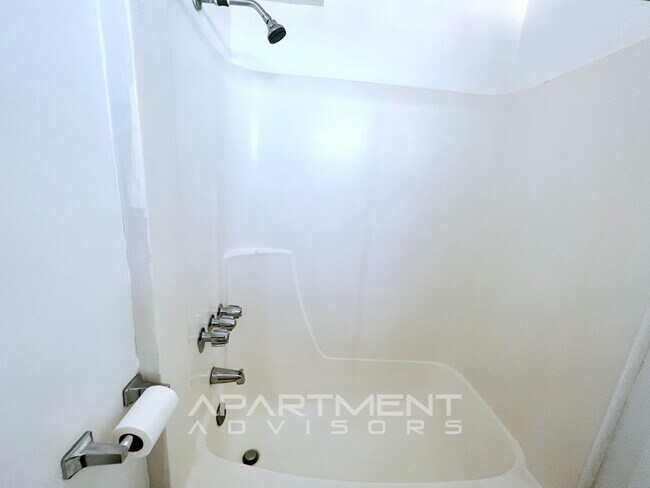 Building Photo - Five Regents Condominium