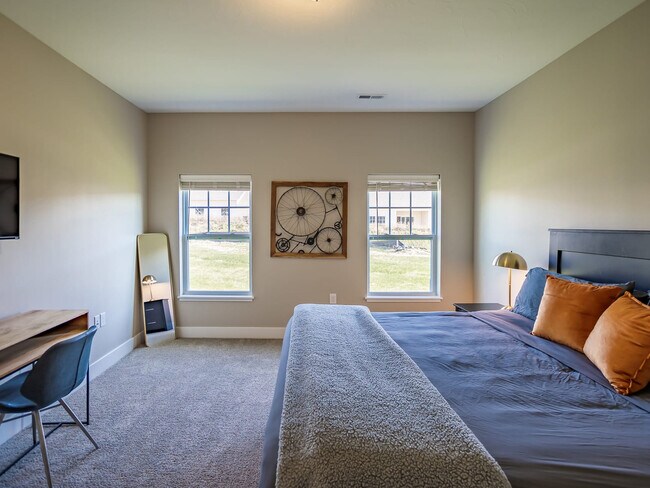 Building Photo - 5859 Zinfandel Ave