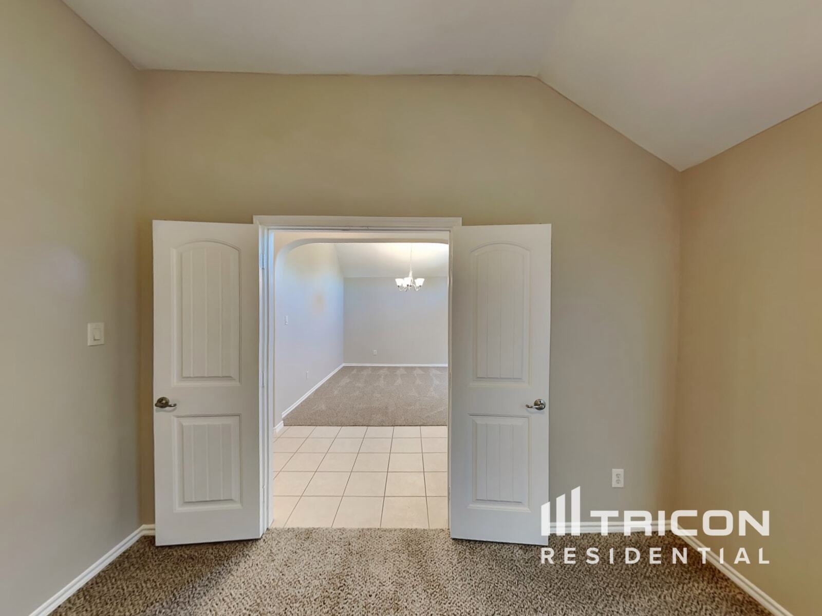 Building Photo - 718 River Run Dr