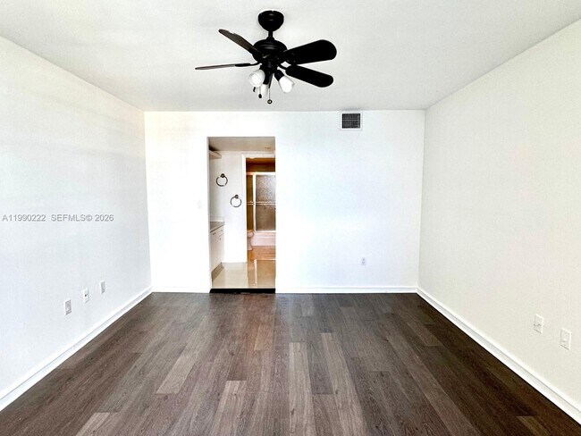 Building Photo - 2333 Brickell Ave