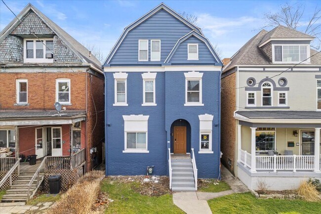 Building Photo - 612 N St Clair St