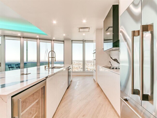 Building Photo - 5900 Mosteller Dr