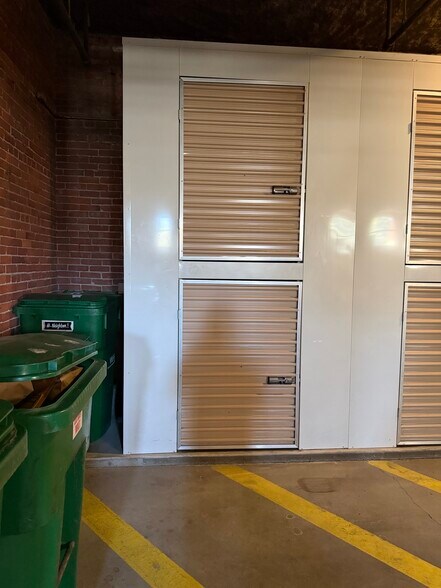 Building Photo - 48 Forest St