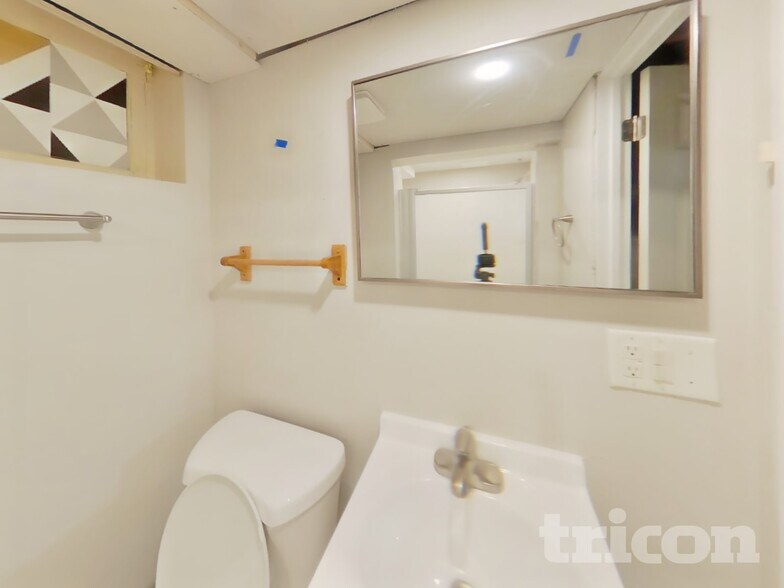 Building Photo - 6928 45th Pl N