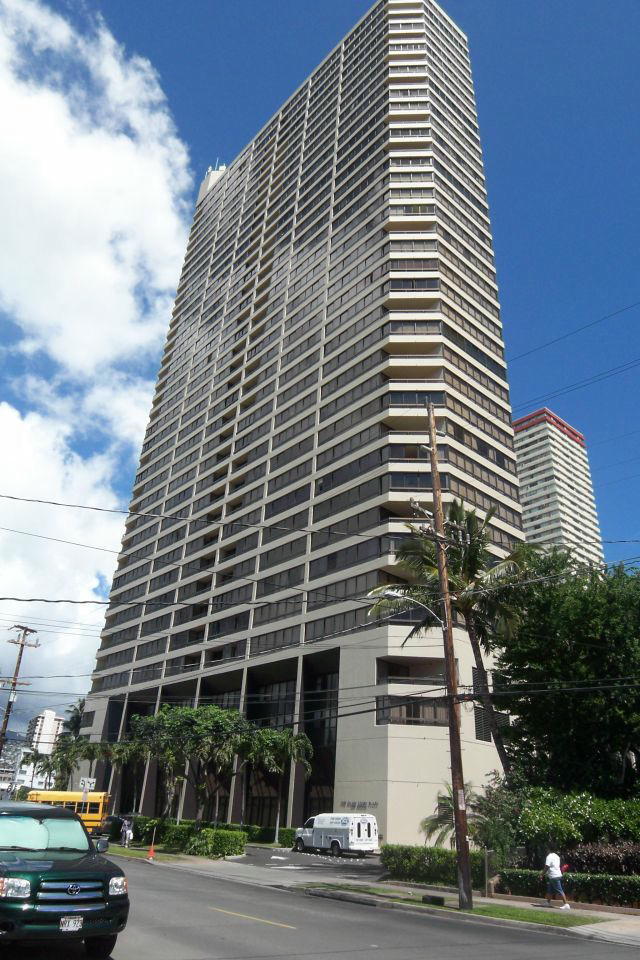 Building Photo - To register for the showing time below, note the 4 digit code: 4033 and click "APPLY NOW."(mobile...