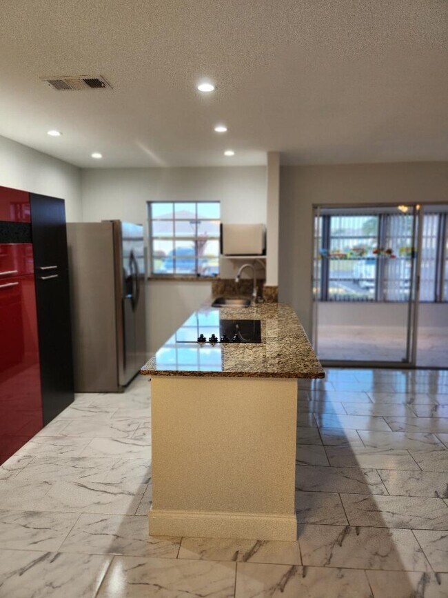 Building Photo - 5433 Lakefront Blvd