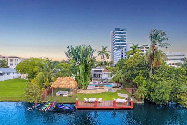 Building Photo - 19720 NE 26th Ave