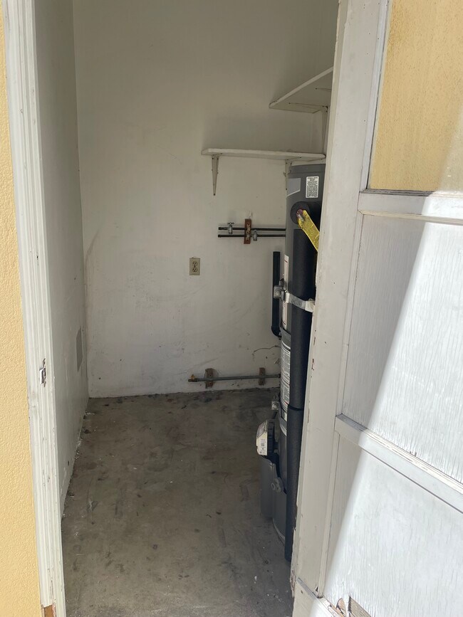 Laundry - 1802 Green Ln