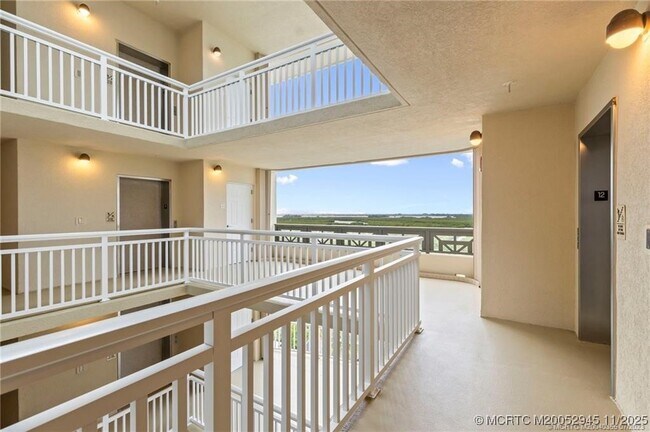 Building Photo - 3702 N Hwy A1A
