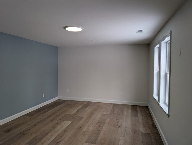 Building Photo - 778 S Main St