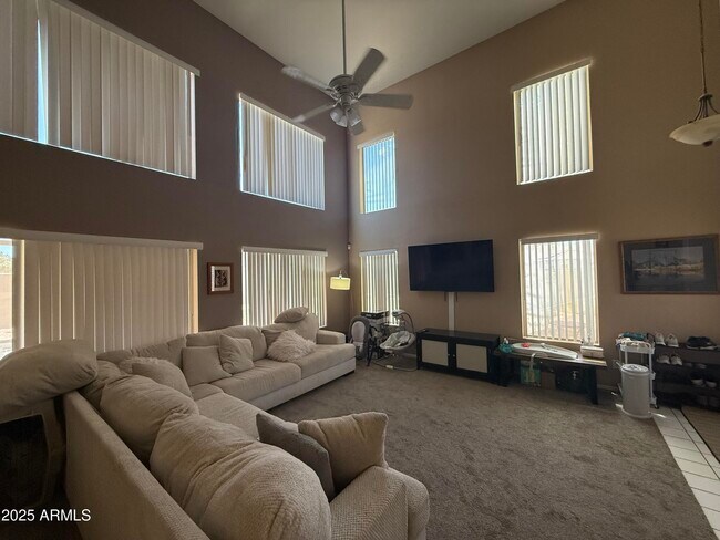 Building Photo - 389 S Cottonwood Dr