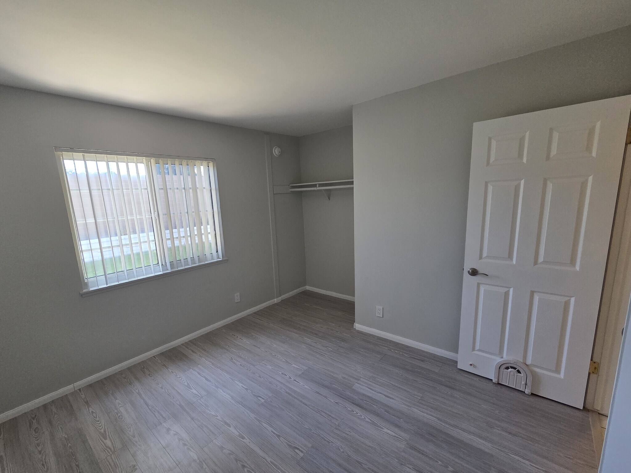 Building Photo - 14232 Matisse Ave
